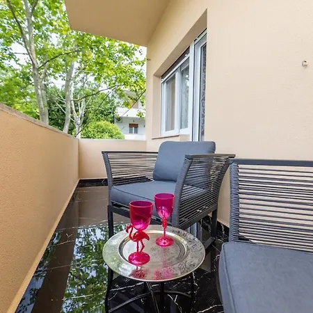 Mini Palais - Beachfront, 5 Min Center * Split