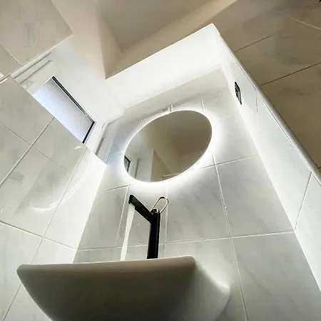 Mini Palais - Beachfront, 5 Min Center * 斯普利特