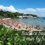 Mini Palais - Beachfront, 5 Min Center Apartamento *